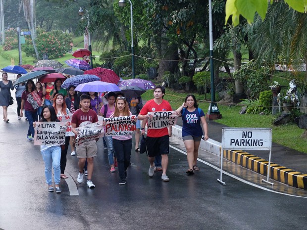 More students arriving at Quezon Hall hours before the Lumad arrive.
