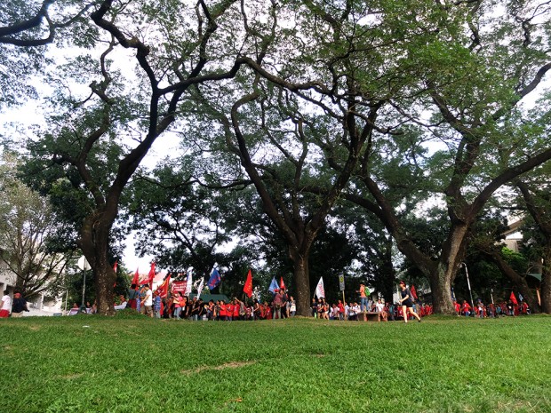 The Unity Walk as it rounds the bend in front of the College of Economics where participants chanted "Winnie, labas diyan!"  They were calling out Prof. Solita Monsod who repeatedly defended the Armed Forces of the Philippines over accusations it masterminded the killings of Lumad.